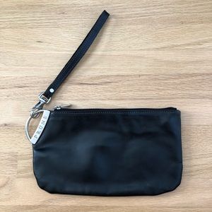 PRÜNE Leather Wristlet (From Argentina)